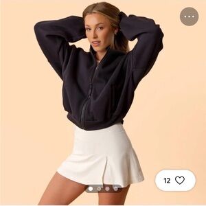 Medium Blogilates marshmallow bomber jacket blackNWR LARGE